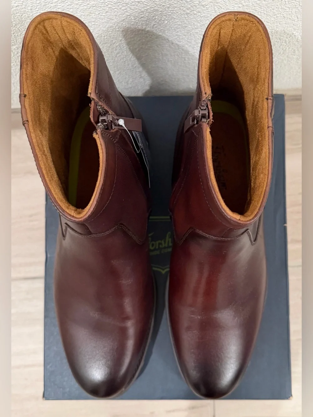 FLORSHEIM Men’s Midtown Plain Toe Zipper Boots ***NEW WITH TAGS!!***